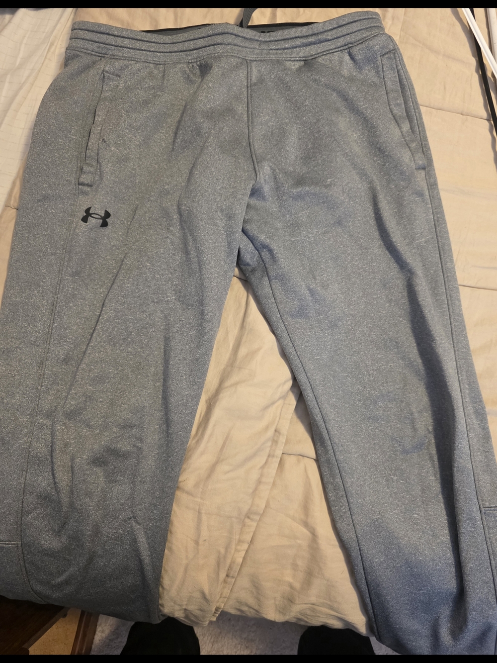 Under Armour Men’s Heather Gray Jogger Sweatpants